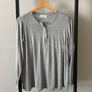 Carly Jean Los Angeles long sleeve tee